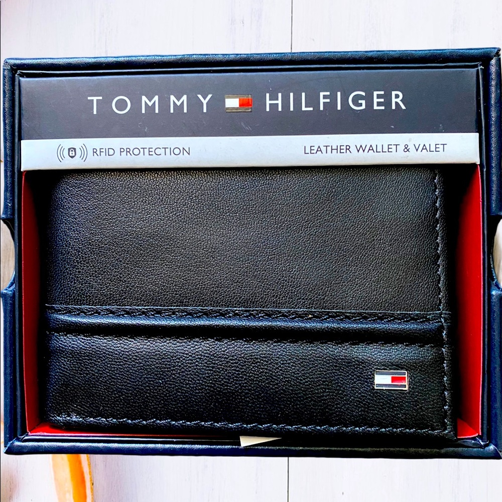 Tommy Hilfiger Leather Wallet